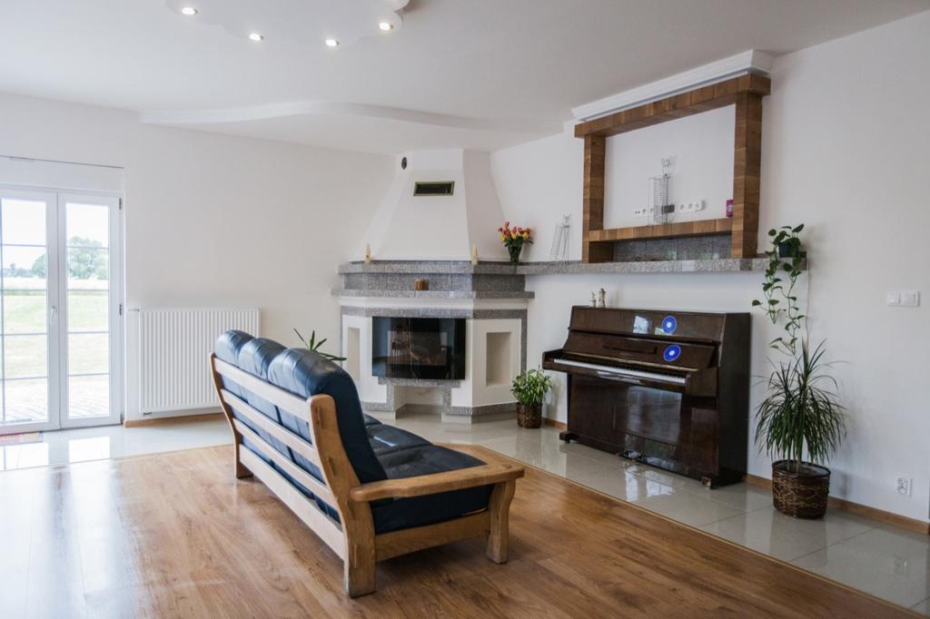 Dworek Poznan Bed & Breakfast Ngoại thất bức ảnh