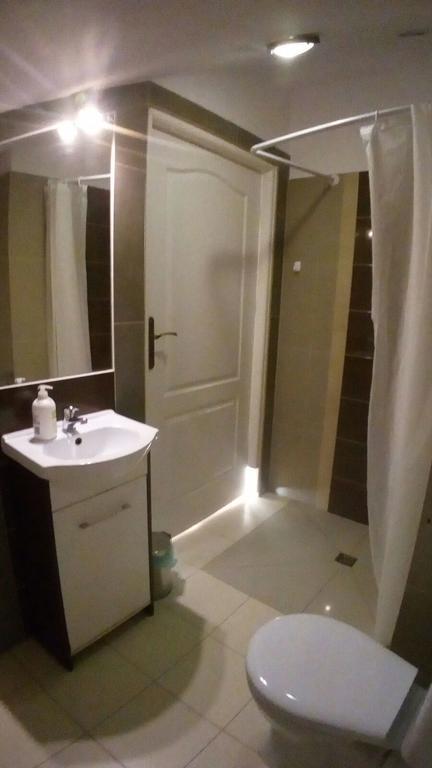 Dworek Poznan Bed & Breakfast Ngoại thất bức ảnh